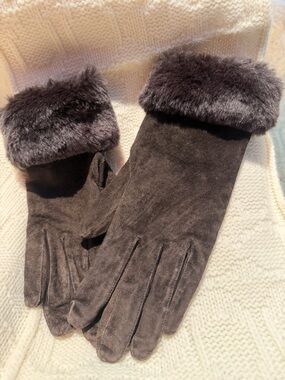 Women’s Faux Fur Cuff Suede Gloves - Dark Brown